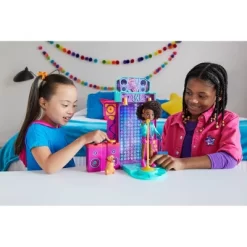 Karma's World Transforming Musical Star Stage Playset
