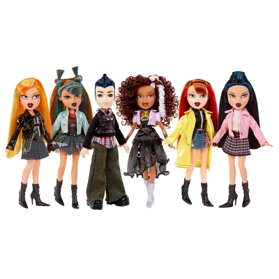 Bratz Pretty ‘N’ Punk Jade Fashion Doll With 2 Outfits And Suitcase - Image 5