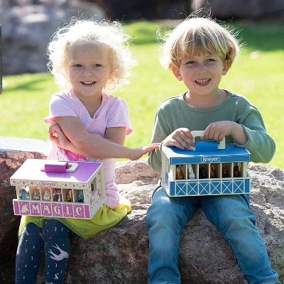 Breyer Farms Wooden Carry Stable Playset W/ 6 Horses - Image 2